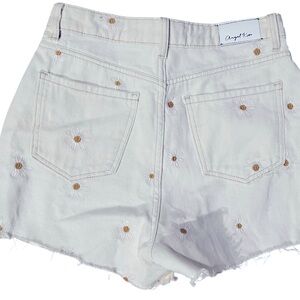 Daisy embroidered Angel Kiss shorts white
Size: 3/26